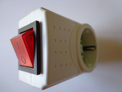 Prise murale bipolaire avec interrupteur + adaptateur !